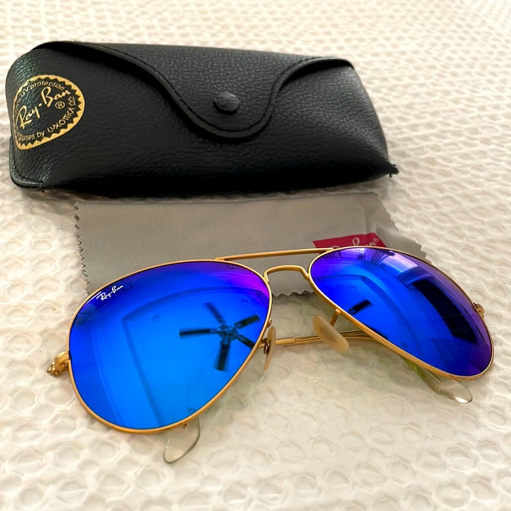 Ray Ban blue mirrored aviator/ gold frame